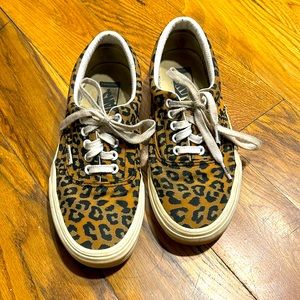 Leopard print Vans